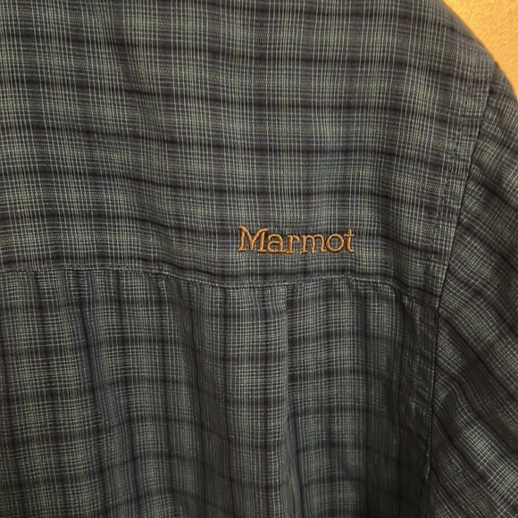 Marmot Short Sleeve Button Down Size M - Picture 5 of 5